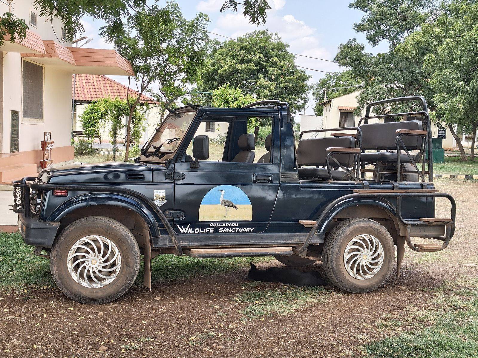 A tour vehicle ready for pickup